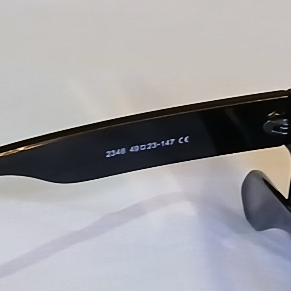 Chic Black Rectangular Sunglasses - image 4